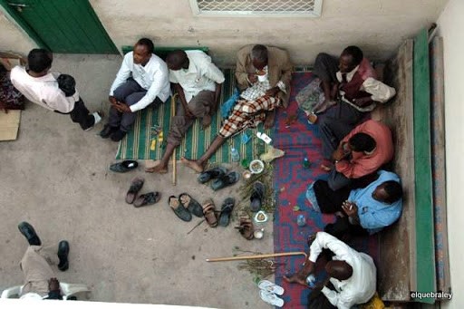 Qayilaad ayay wakhtiga ku dilaan!